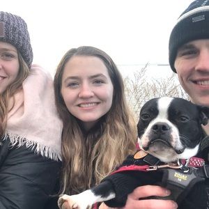 Meet your Posher, Caitlin